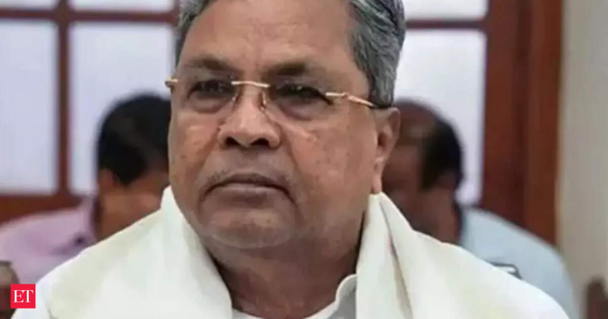 Siddaramaiah’s Delhi-bound special flight lands in Jaipur because of bad weather – The Economic Times