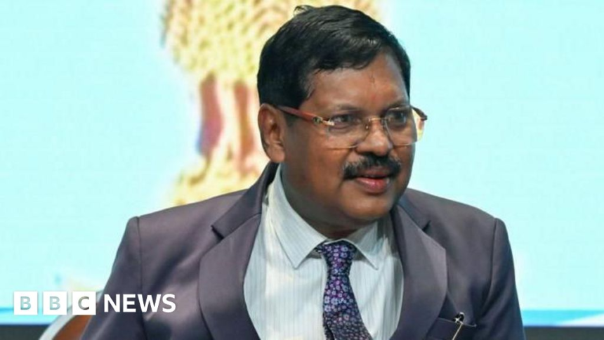 Shoe thrown at India's top judge in religious row – BBC