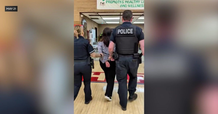 Mother's arrest at Jersey City Board of Education meeting sparks outrage – CBS News