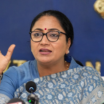 wp-header-logo-123.png Delhi CM warns of fund cuts for departments missing project deadlines – India Today