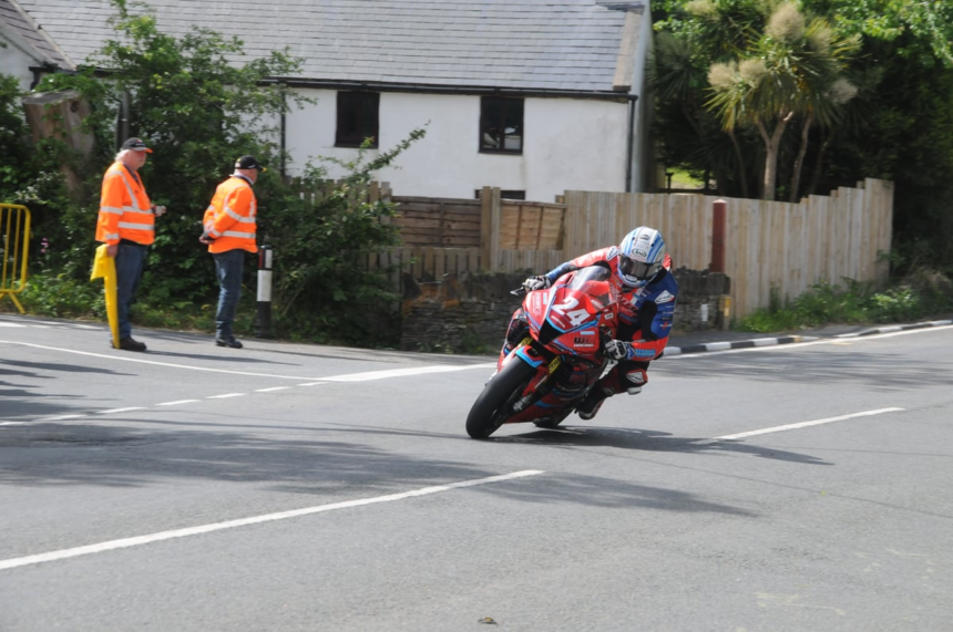 Live updates from final day of qualifying at the Isle of Man TT – Isle of Man Today