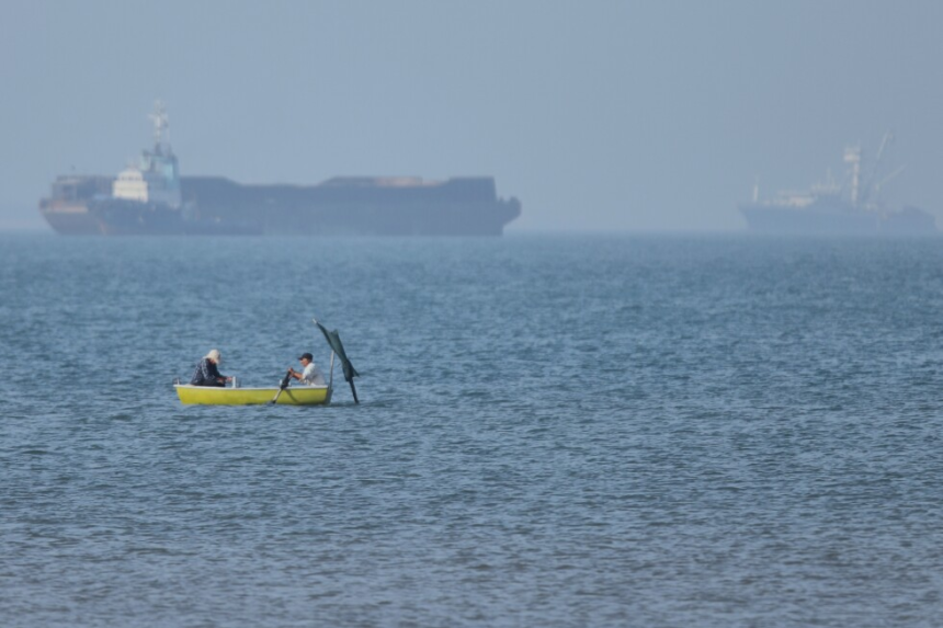 US fires on and disables 2 more Iranian tankers as tensions rise in the Strait of Hormuz – AP News