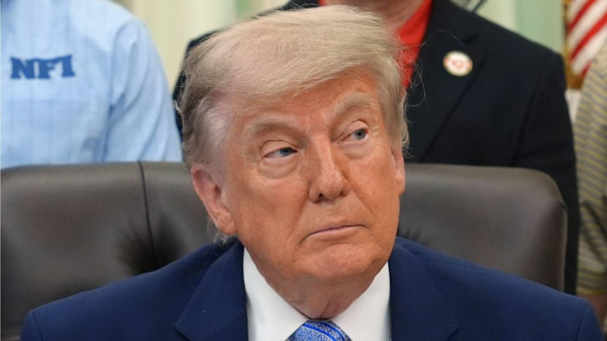 Trump meeting with aides to make 'final de­ter­mi­nation' on moving forward with Iran deal – Spectrum News