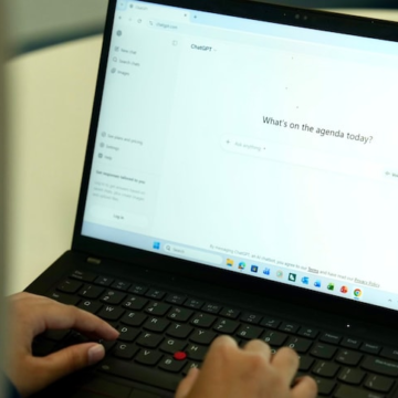 Student warns against 'shying away' from AI in schools – Australian Broadcasting Corporation