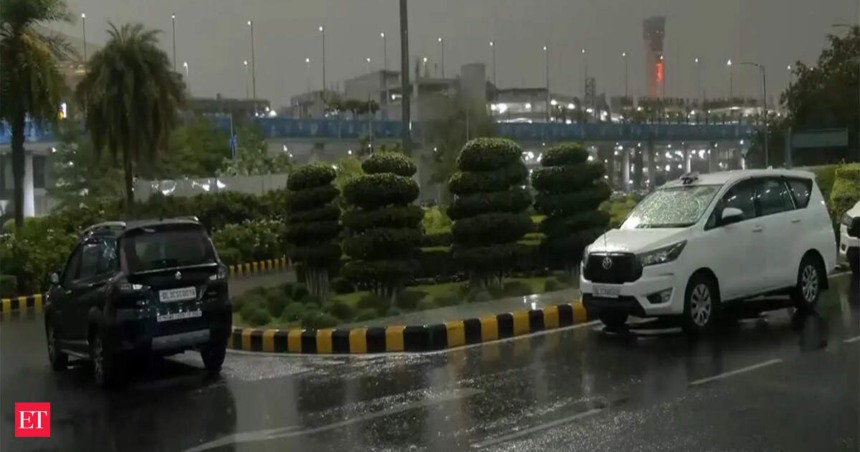 Delhi rain: Thunderstorms disrupt flights; advisories issued by DIAL, IndiGo, Spicejet amid IMD's red aler – The Economic Times