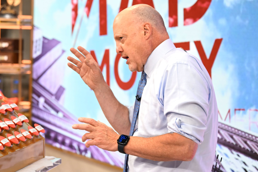 Jim Cramer says Dell’s blowout quarter sets up a crucial week for AI stocks – CNBC