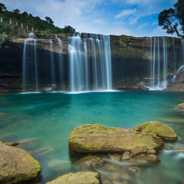 These Indian waterfalls come alive only during monsoon