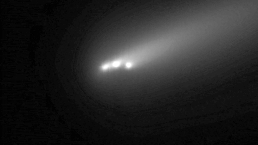 Video: Comet dramatically breaks up into three brighter parts – India Today