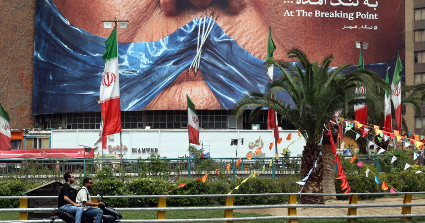 Live Updates: Trump decision yet to come on Iran deal as Hegseth talks negotiations – CBS News