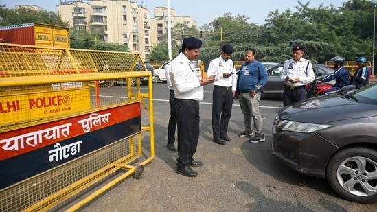 wp-header-logo-2332.png Delivery exec falls off Dabri flyover in West Delhi after being hit by car | Latest News Delhi – Hindustan Times