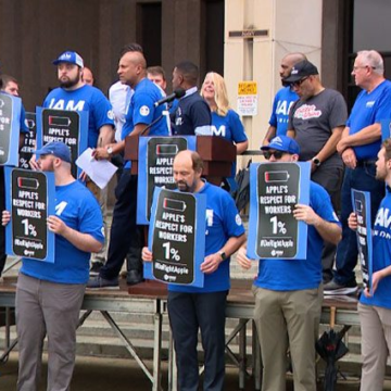 Maryland leaders and workers protest Apple store closure at Towson Town Center – WBAL News Radio