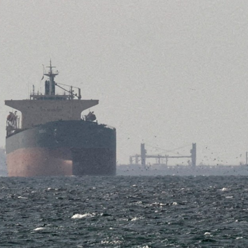 wp-header-logo-2558.png Iran war live: US ‘disables’ ship with Hellfire missile in Gulf of Oman – Al Jazeera