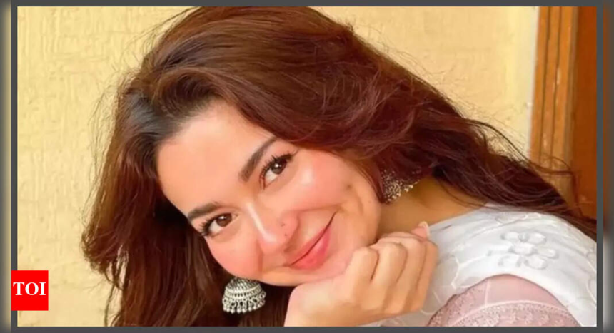Pakistani actress Hania Aamir creates NEW Instagram account for Indian fans; team says 'It wasn't set to – The Times of India