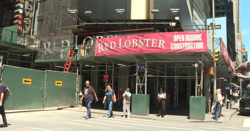 Red Lobster's Times Square location set to close in June – CBS News