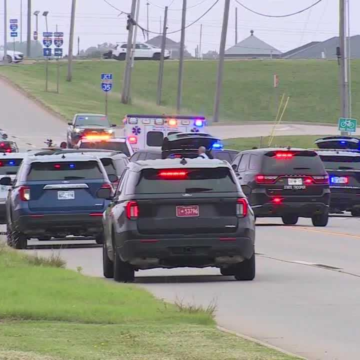 Suspect dead after Moore police chase ends with TVI, shots fired near I-35 in Norman – KOCO