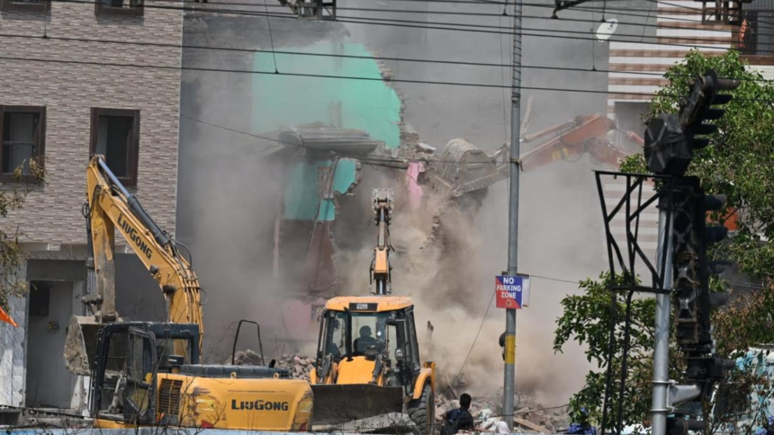 wp-header-logo-3139.png Demolition drive in northwest Delhi's Shalimar Bagh to remove encroachments – The Hindu