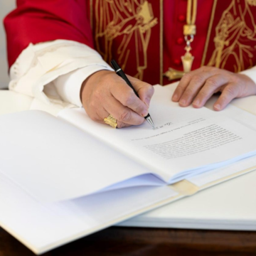 Pope Leo’s ‘Magnifica humanitas’: AI must serve humanity not concentrate power – Vatican News