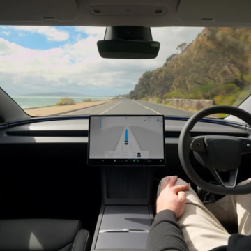 Tesla’s Latest FSD Update Feels Smarter — But Critics Say It May Be Too Relaxed – Yahoo Autos