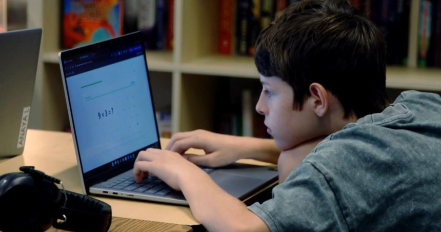 Alpha Schools, which uses AI instead of teachers for learning, is enrolling in Chicago for fall 2026 – CBS News