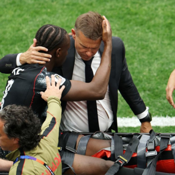 wp-header-logo-1516.png Distressing scenes as World Cup star stretchered off with devastating injury – The Mirror
