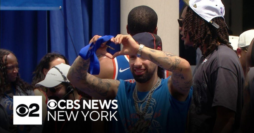 Sights and sounds from the New York Knicks Parade of Champions – CBS News