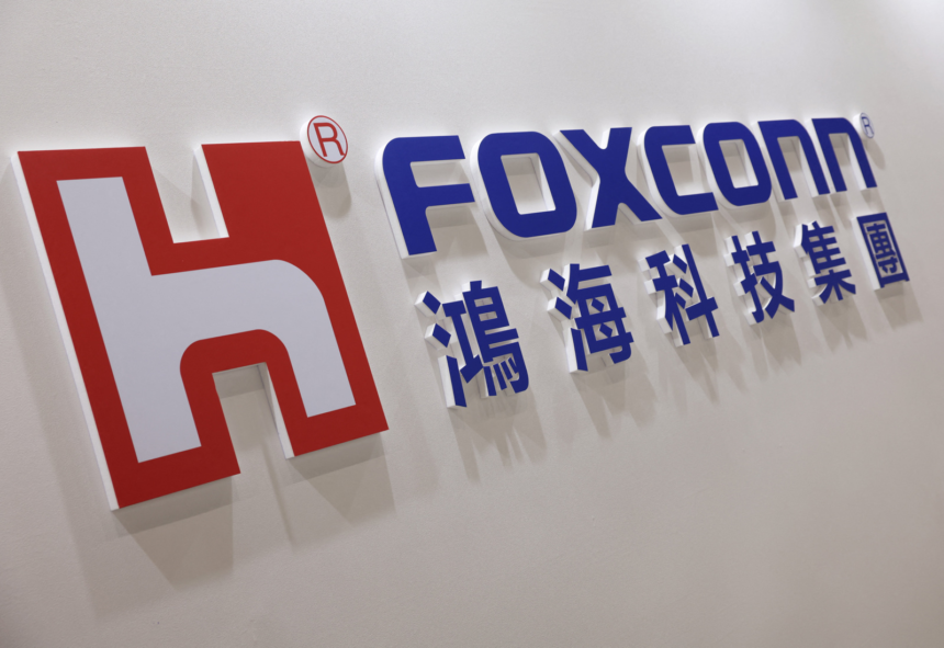 wp-header-logo-187.png Taiwan’s Foxconn shows off AI and EV solutions at VivaTech in Paris – Taiwan News