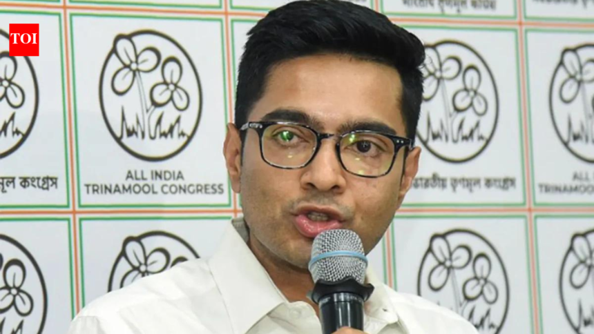 wp-header-logo-1892.png 'Armed with weapons': TMC claims 'possible murder' attempt by BJP on Abhishek Banerjee at Kolkata airport – The Times of India