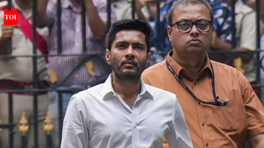 wp-header-logo-2097.png TMC, BJP clash at Kolkata airport as Abhishek Banerjee returns from Delhi – The Times of India