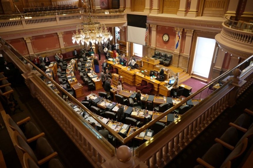 wp-header-logo-2119.png Key takeaways: New AI regulations bill lands and veto watch begins as labor measure passes Senate – The Denver Post