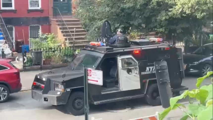 NYPD officer shot during standoff with barricaded suspect in Bedford-Stuyvesant, Brooklyn; suspect dead – ABC7 New York