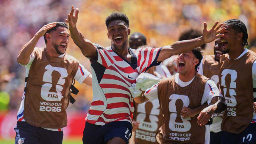 US reaches World Cup knockout round and wins its group with 2nd straight victory, 2-0 over Australia – KCRA
