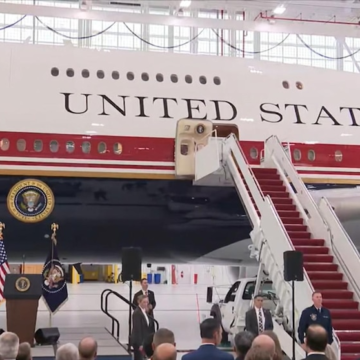 Video Trump unveils new Air Force One plane from Qatar as Iran postpones nuclear talks – ABC News – Breaking News, Latest News and Videos