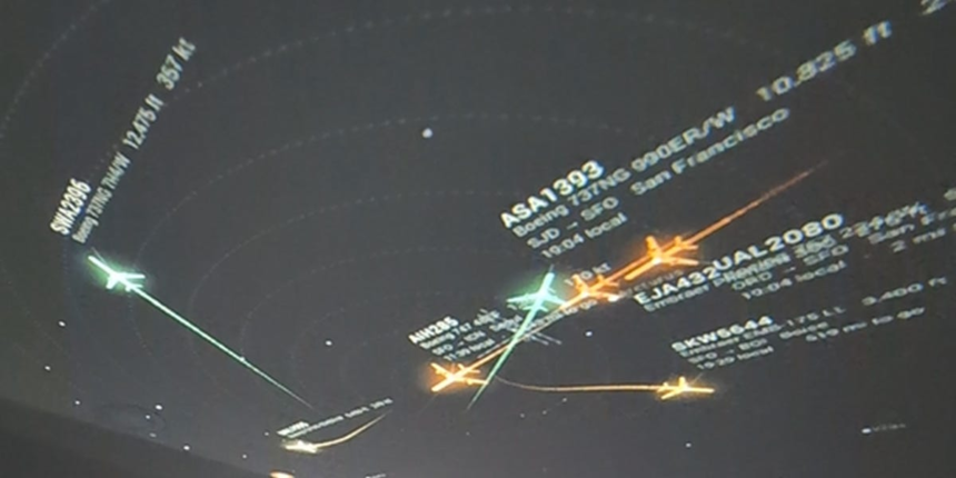 wp-header-logo-2443.png I live next to a major airport, and vibe-coded a plane tracker that turns my ceiling into a live flight map – Business Insider
