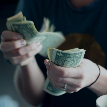 Man Loans Sibling Money for Surgery, Then Discovers Unexpected Hospital Assistance Application – TwistedSifter