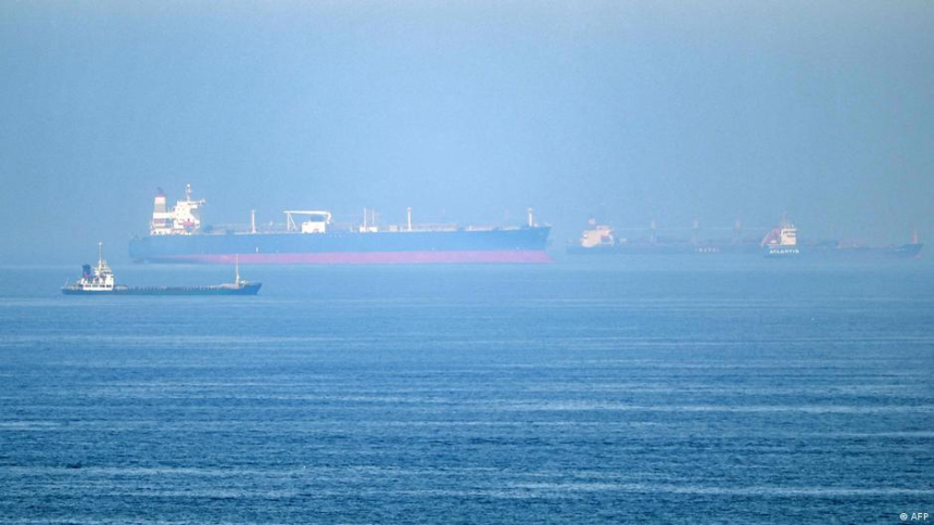 Iran says it's closing Strait of Hormuz again – DW.com