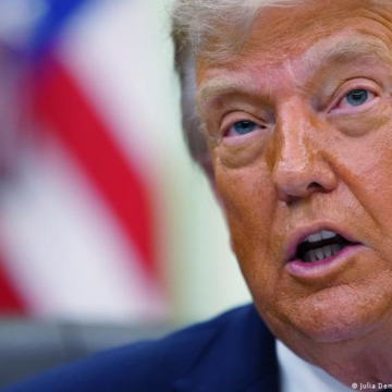 Trump cancels threatened Iran strikes, says deal nearly done – DW.com
