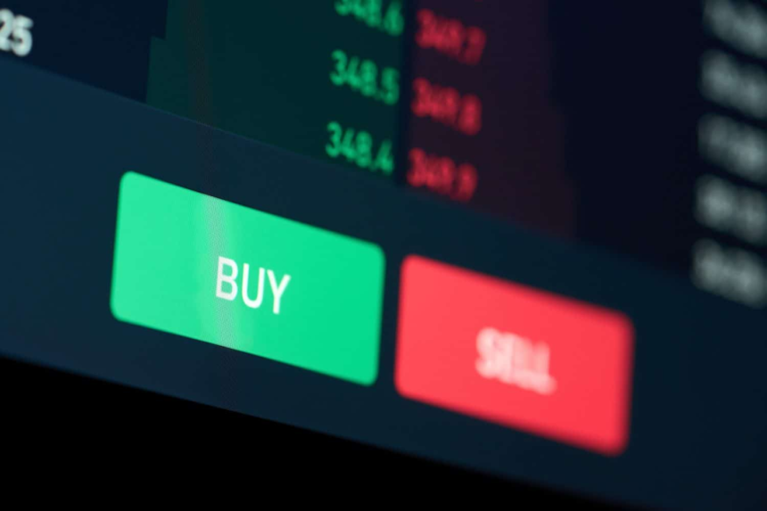 The Smart Money Isn’t Hesitating to Buy These 2 Battered Software Stocks – 24/7 Wall St.