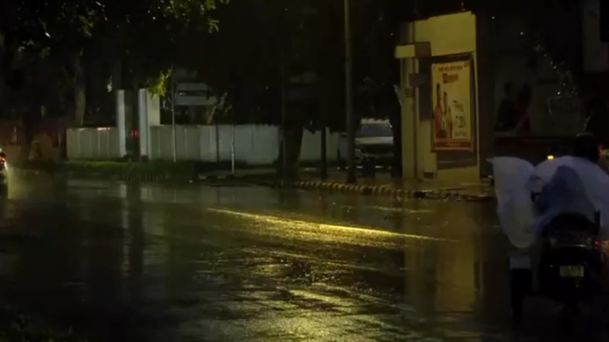 Heavy rain returns to Delhi-NCR for second night, IMD issues red alert – India Today