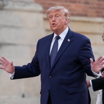 wp-header-logo-914.png Trump hits back at critics as Iran peace deal fuels debate over U.S. concessions – CNBC