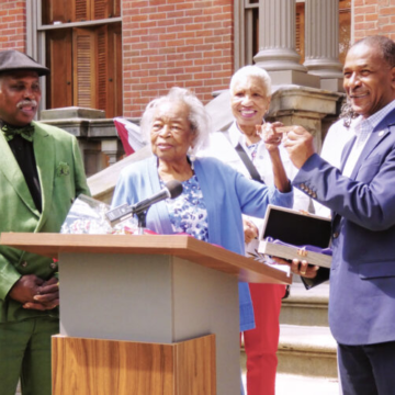 wp-header-logo-989.png Warren honors activist for Juneteenth work, legacy – tribtoday.com