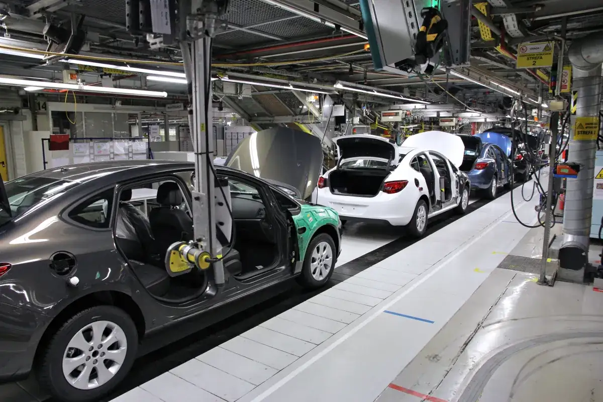 Car assembly line inside a factory, illustrating the Audi Georgia factory plan